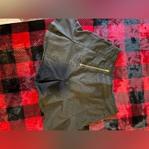 Black no boundaries brand skirt size 13